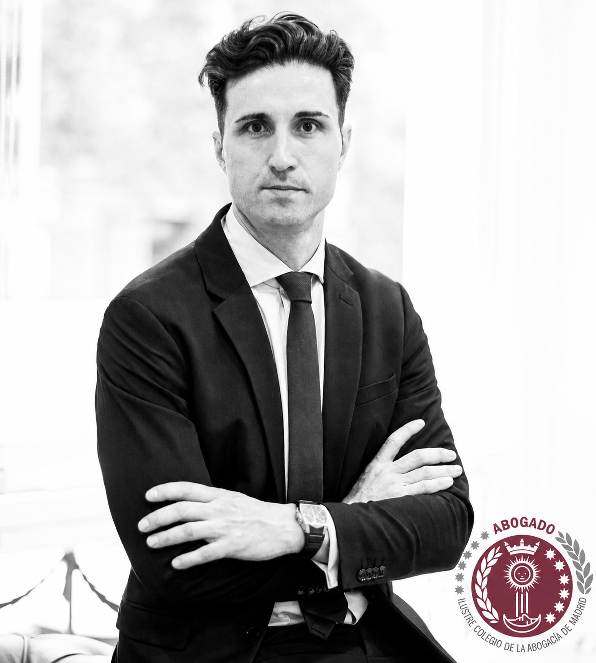 Retrato institucional de Mario López, abogado